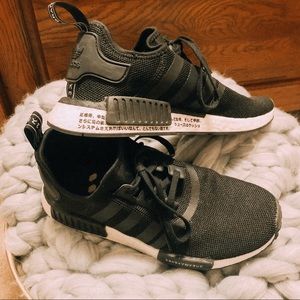 black adidas nmd